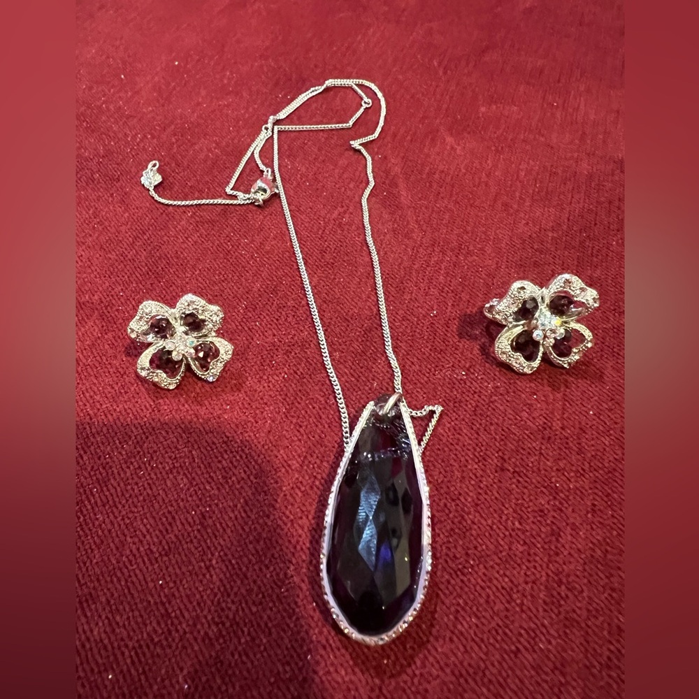 ‼️Never Use‼️Set of Diamanté Necklace and Clipped Earrings